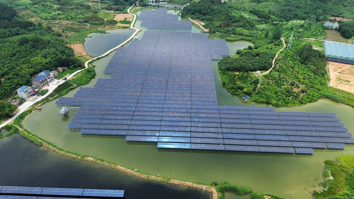 湖北能源陽新晶能光伏排市鎮(zhèn)50MW漁光互補(bǔ)光伏電站項目